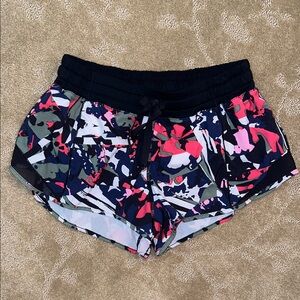 EUC Lululemon Hotty Hot Lined Shorts, Sz 8